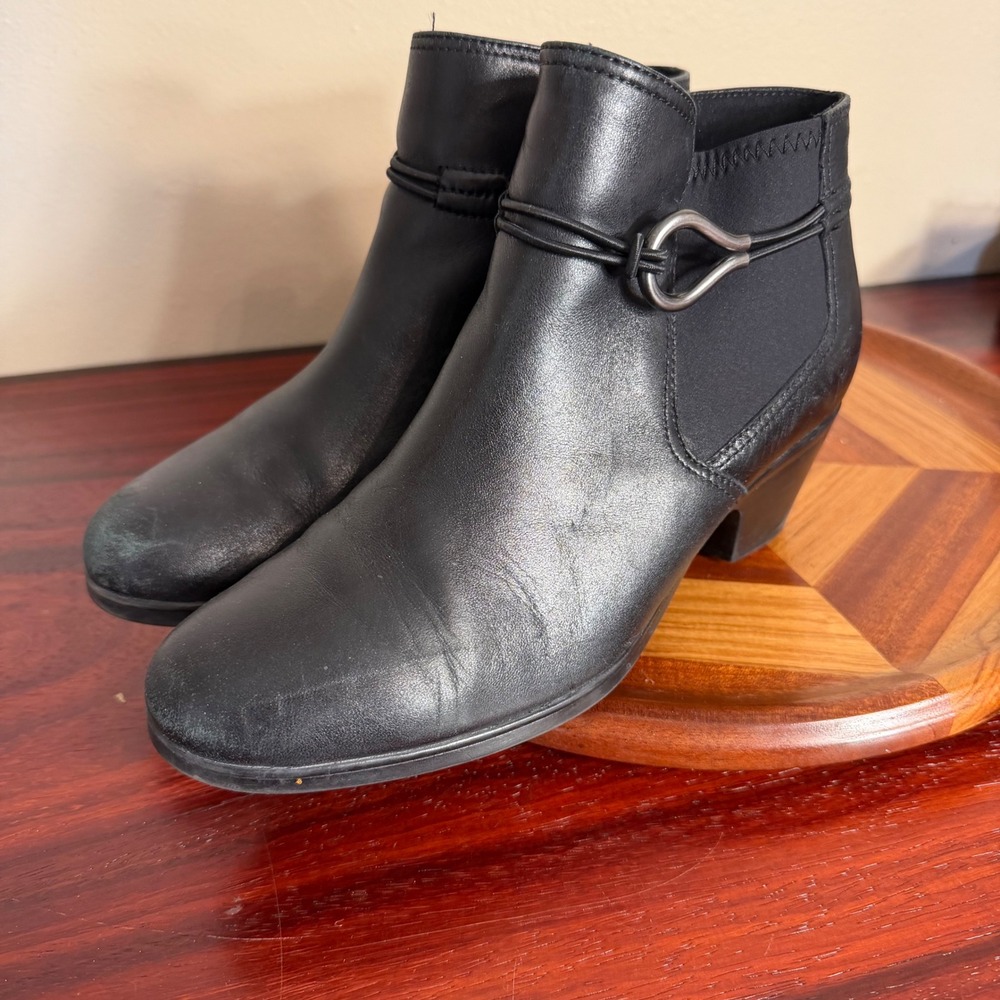 Clarks Collection Womens Black Leather Ankle Boots Block Heel Side Zip Size 9 M